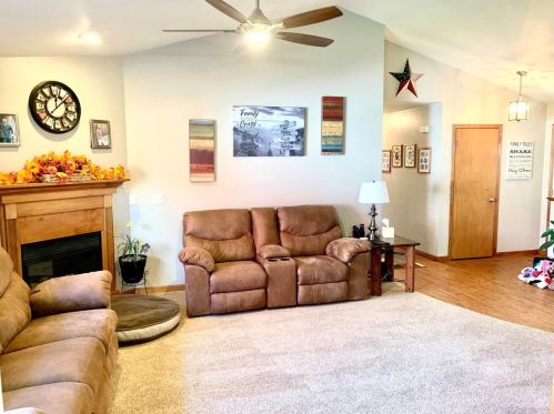 3373 Heaven Dr, Green Bay WI  54311-8906 exterior