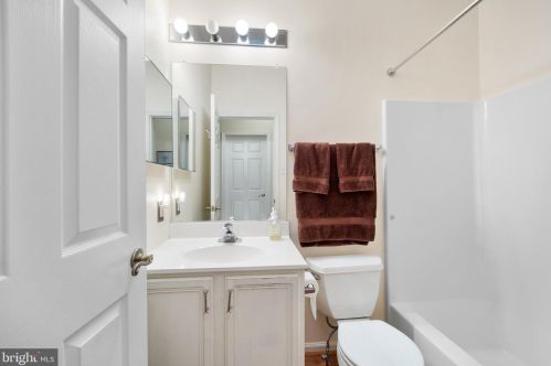 32 Fox Run, Glen Mills PA  19342-2214 exterior