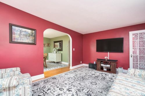 433 Newfield St, Middletown CT 06457-1830 exterior