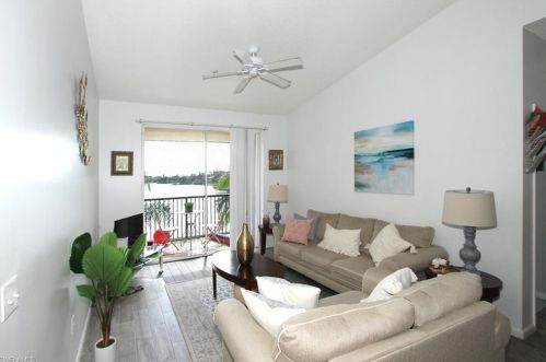 1215 Reserve Way, Naples, FL 34105-3812