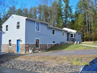 97 Queens Hwy, Kerhonkson, NY 12446-2747