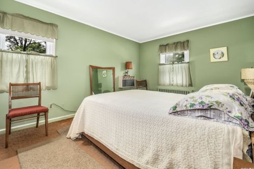 11 Ruby Ln, Huntington Station NY  11746-4518 exterior