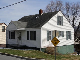 212 Sprinkle Ave, Thomas Bridge, VA 24354-1931