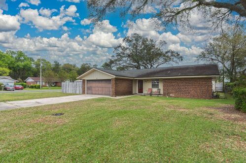 88 9th St, Shalimar FL  32579-1431 exterior