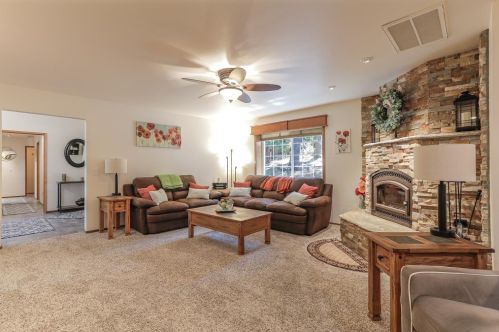 10395 Quail Creek Rd, Grass Valley, CA 95949-7180