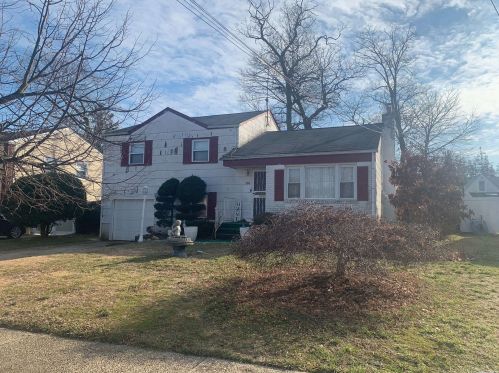 280 Lincoln Ave, Roosevelt, NY 11575-1817
