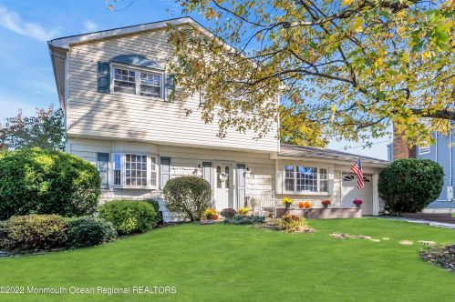 25 Tralee Rd, Hazlet, NJ 07730-1123