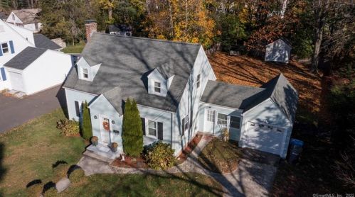 73 Phelps Rd, Manchester, CT 06042-3209