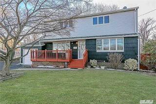 10 Barbara Rd, Hauppauge, NY 11779-4354