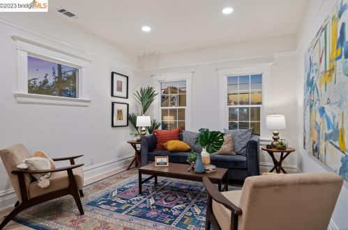 6119 Baker St, Oakland, CA 94608-1313