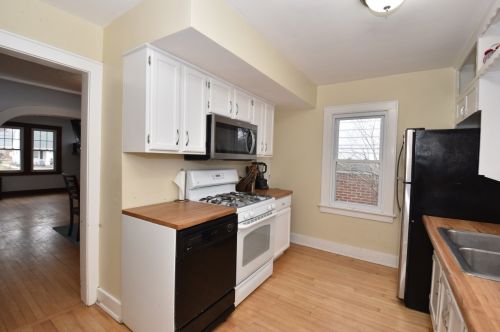 2752 81, Milwaukee WI 53222-3809 exterior