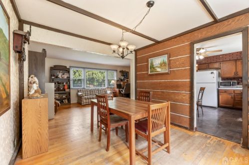 60 Schoolhouse Ln, East Brunswick NJ  08816-1251 exterior