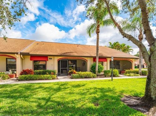 10742 Regent Cir, Naples, FL 34109-1559