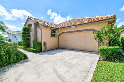 12820 Oak Knoll Dr, West Palm Beach, FL 33418-6989