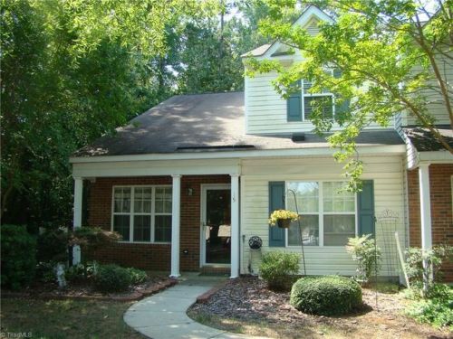 15 Mary Beth Cir, Greensboro, NC 27407-6484