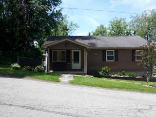 928 Hillcrest Dr, Greensburg, PA 15601-4324