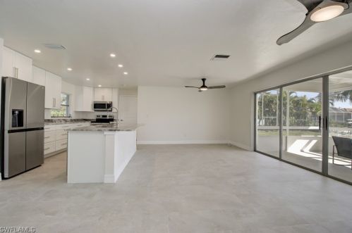 3009 19th Pl, Cape Coral, FL 33904-4018