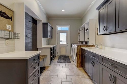 1947 Southwood Trl, West Bend WI  53090-8971 exterior