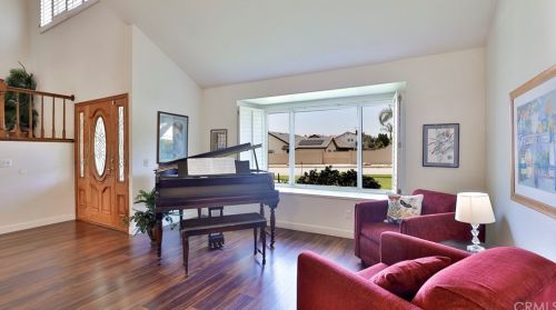 2032 Coolcrest Ave, Upland CA 91784-1242 exterior