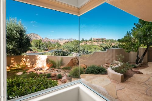 12 Linda Vis, Sedona AZ 86336-5067 exterior