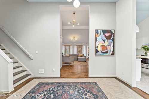 10 Mt Dr, Holmdel Village NJ  07733-1332 exterior