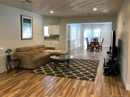 1805 23rd Ave, Hollywood FL  33020-2618 exterior