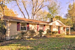 2061 Shelby Dr, Clarksville, TN 37043-5630
