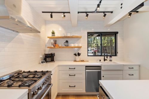 1125 Big Bear Blvd, Big Bear City CA  92314-9277 exterior