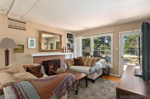1168 Oak Ave, Carlsbad, CA 92008-1927