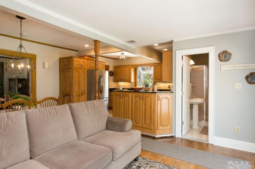 23 Bounty St, Metuchen NJ  08840-2501 exterior