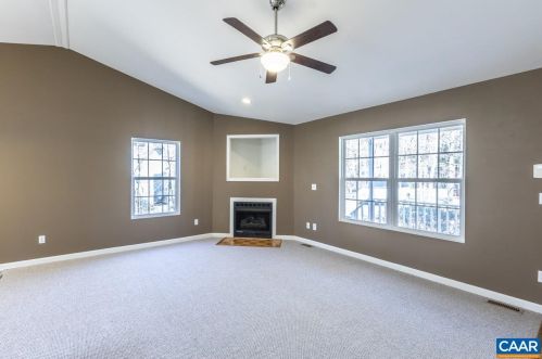 501 Jefferson Dr, Bybee VA 22963-3034 exterior