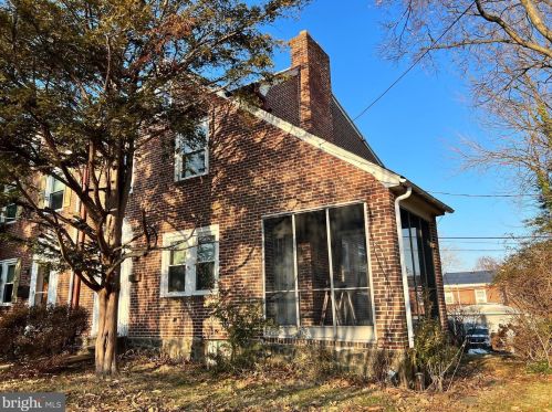 413 37th St, Wilmington, DE 19802-2016