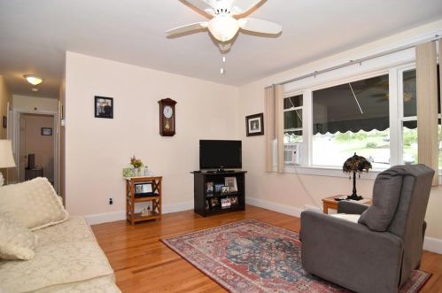 6 Plymouth Rd, Providence, RI 02904-5223
