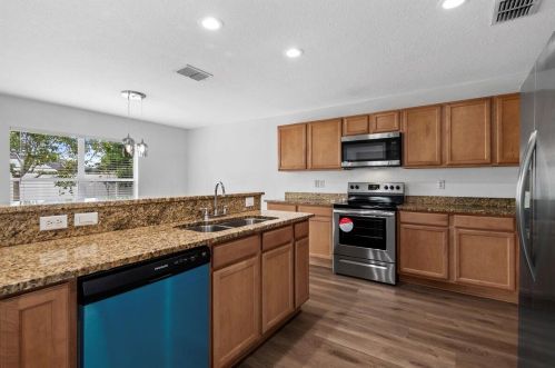 837 Commonwealth Rd, Fort Pierce, FL 34953-2350