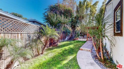 4504 Lennox Ave, Van Nuys CA 91405-4747 exterior