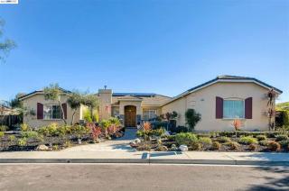 9468 Blessing Dr, Pleasanton CA  94588-4603 exterior