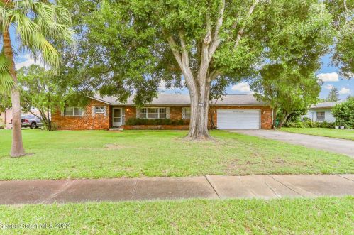 1923 Carpenter Rd, Titusville, FL 32796-1115