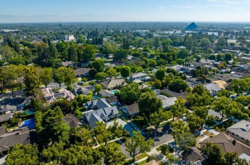 5461 Las Lomas St, Long Beach CA  90815-4138 exterior
