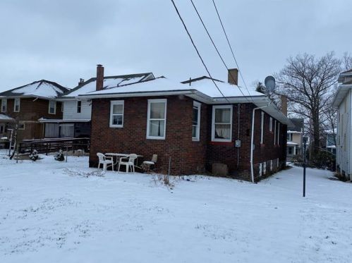 537 Baldwin Ave, Hermitage, PA 16146-2772