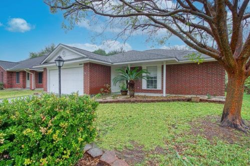 2407 Longleaf Pines Dr, Humble, TX 77339-1044