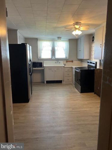 15 Penn St, Lees Cross Roads, PA 17257-1309