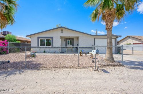 890 San Juan Dr, Bullhead City, AZ 86442-5621
