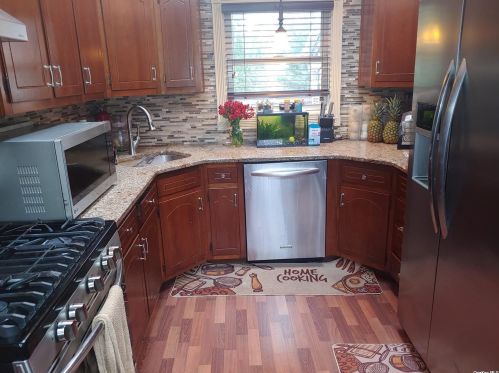 105 Haynes Ave, West Islip NY  11795-1048 exterior