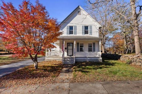 88 Fountain St, Norwich, CT 06360-4432