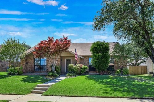 3925 Commonwealth Dr, Lewisville TX  75028-1529 exterior