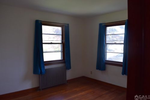 15 Cleveland Ave, East Brunswick NJ  08816-4744 exterior