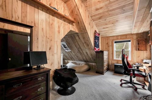 352 Shrub Rd, Bristol CT  06010-2473 exterior