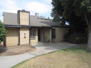 598 Argyle Ave, Fresno, CA 93727-4736