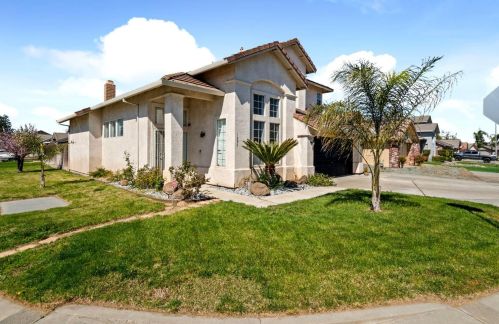 1285 Burgundy Ln, Manteca CA  95337-6874 exterior