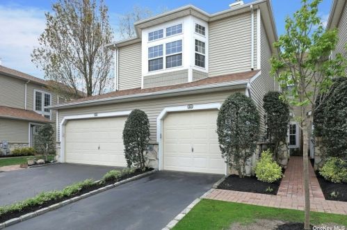 20 Sagamore Dr, Hicksville, NY 11803-1522